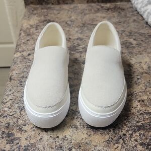 NWOT UGG Women's Cream Slip-On Sneakers